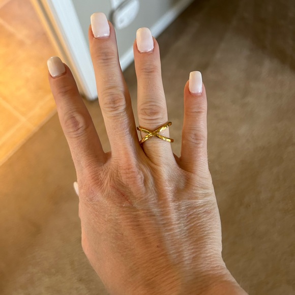 Mejuri hammered gold x ring. Adjustable. - Picture 6 of 6
